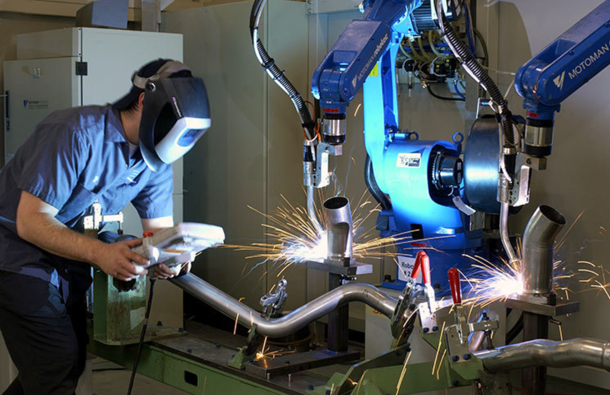 Robotic MIG and Spot Welding